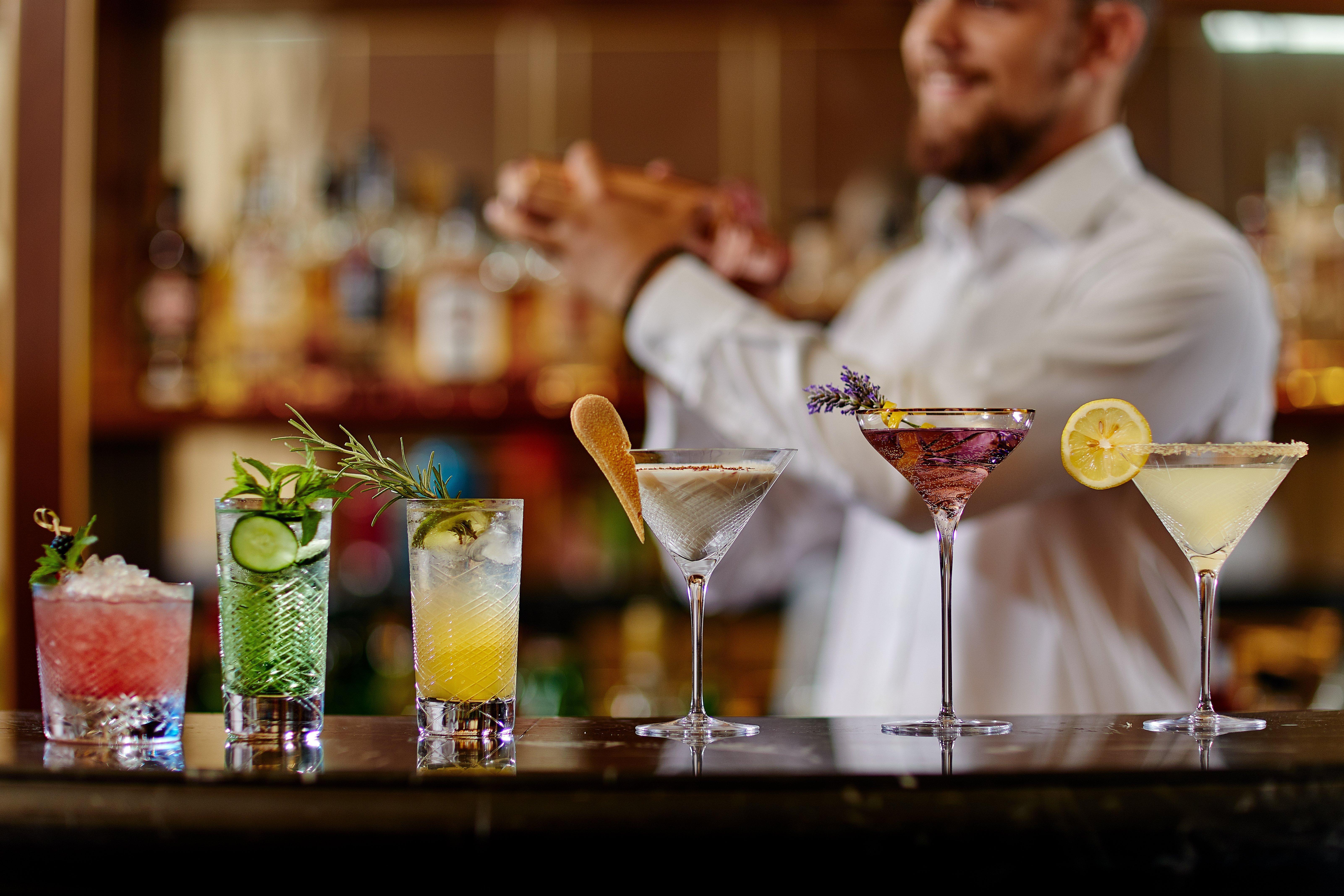 Regent Porto Montenegro Tivat Ngoại thất bức ảnh A bartender at work