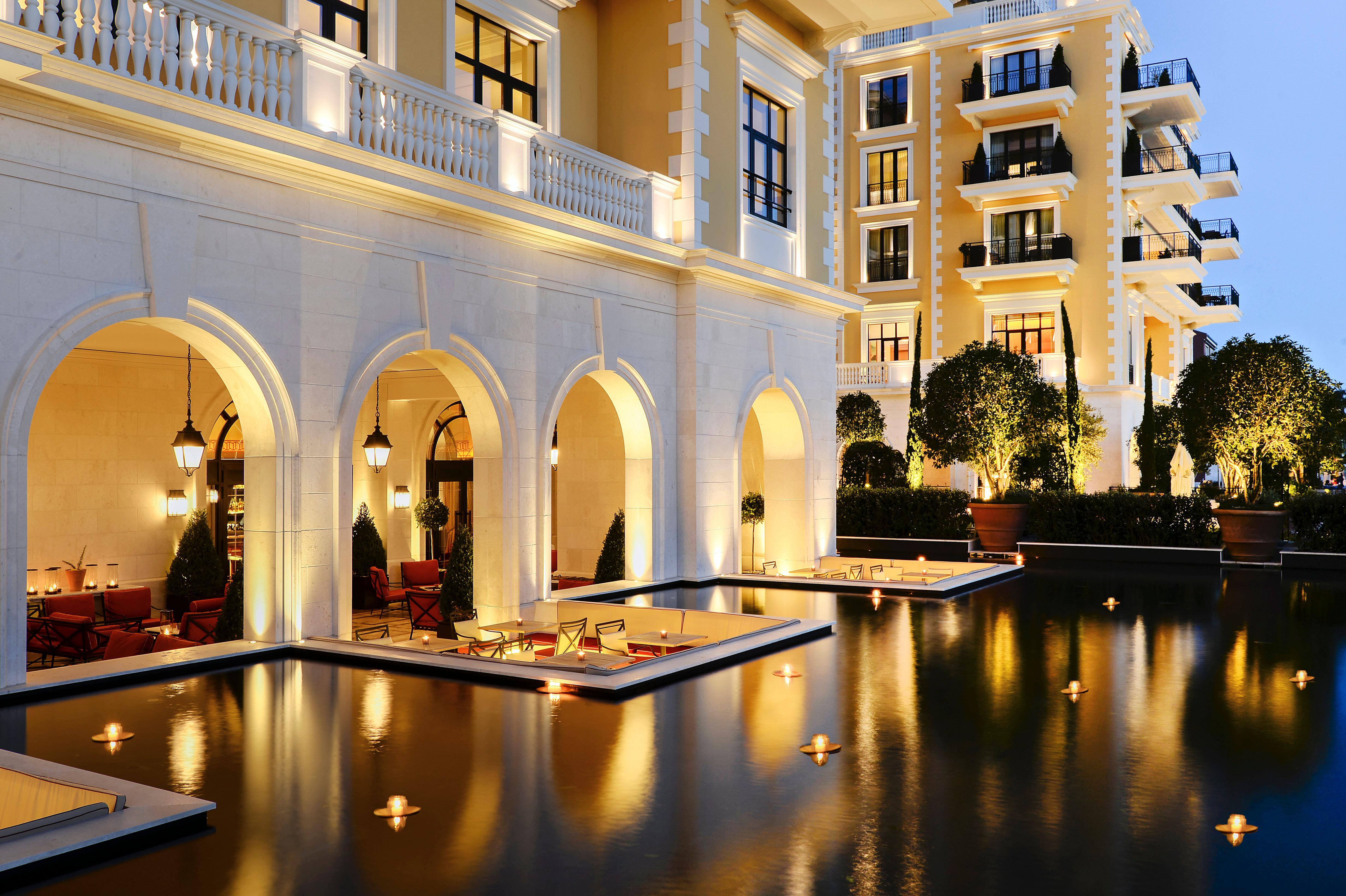 Regent Porto Montenegro Tivat Ngoại thất bức ảnh The E&O 87 Club