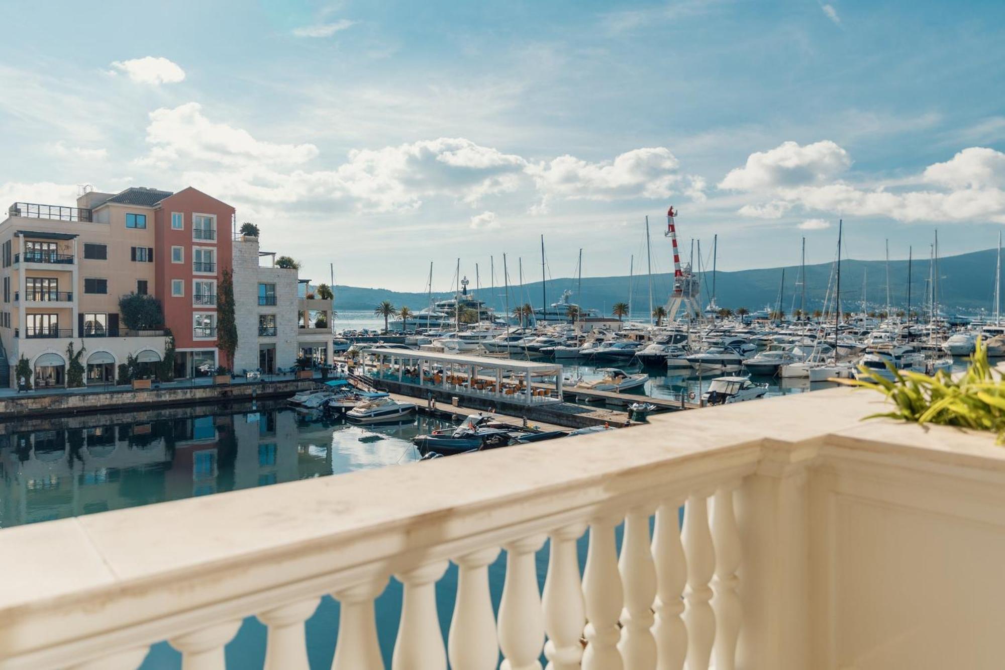 Regent Porto Montenegro Tivat Ngoại thất bức ảnh View of the port of Porto Cervo