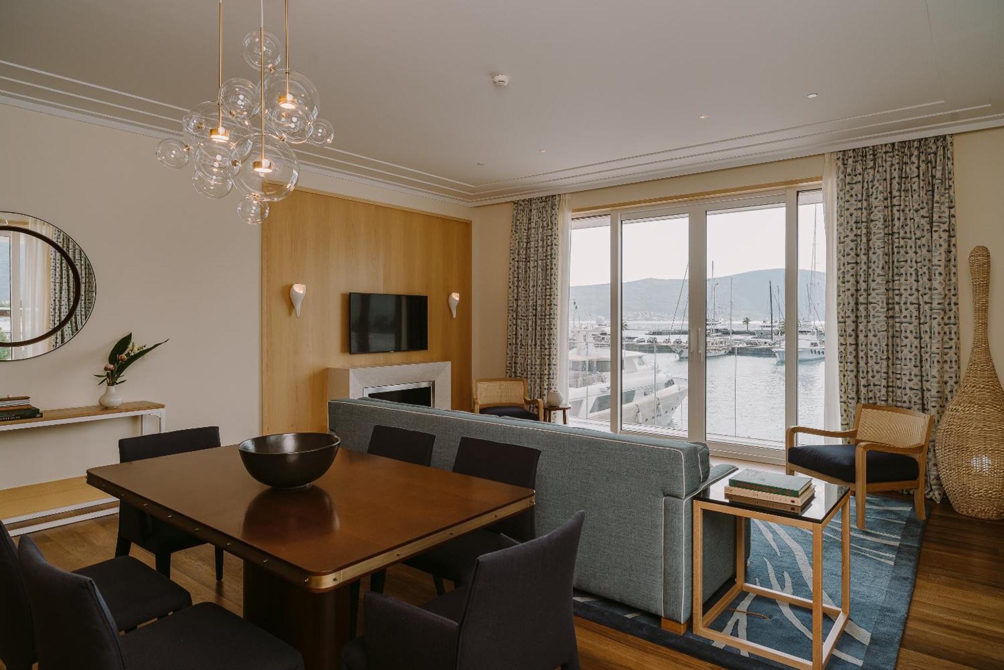 Regent Porto Montenegro Tivat Ngoại thất bức ảnh A suite at the InterContinental